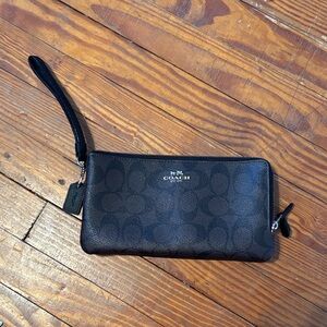 Coach Signature Double Zip Wristlet